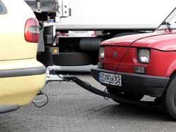 Fiat 126  mee uit het oostblok met een trekstang
