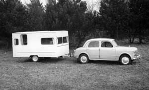 Huifcar achter fiat 1100