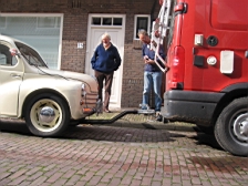 Renault Quatre aan de trekstang